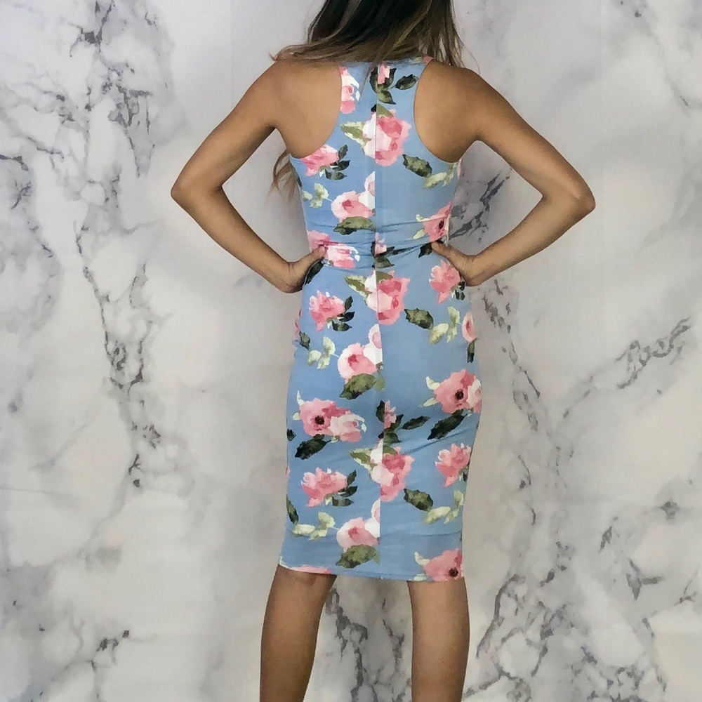 Stunning floral blue dress - Picture 3 of 3